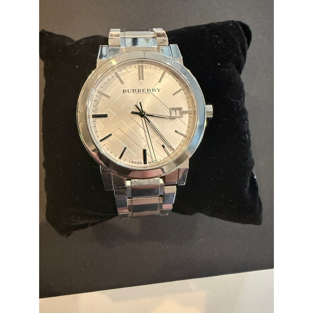 Burberry BU9000 Silver Stainless Steel Swiss Made Sapphire Crystal Watch